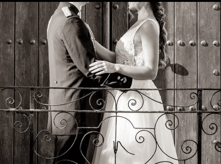 Diseñamos contigo un plan sencillo: preboda para soltaros, timeline del gran día, puntos críticos cubiertos y, si elijes, segundo fotógrafo y dron dentro del pack